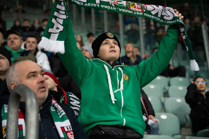 Kibice na meczu Śląska z Widzewem (2 marca 2024) na Tarczyński Arenie